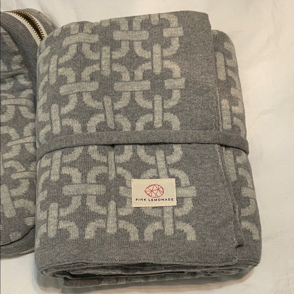 Pink lemonade, travel Blanket and eye mask Pouch Set - Picture 3 of 12